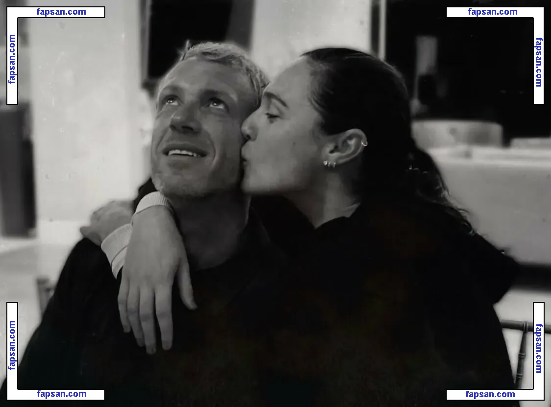 Gal Gadot nude photo #1545 from OnlyFans