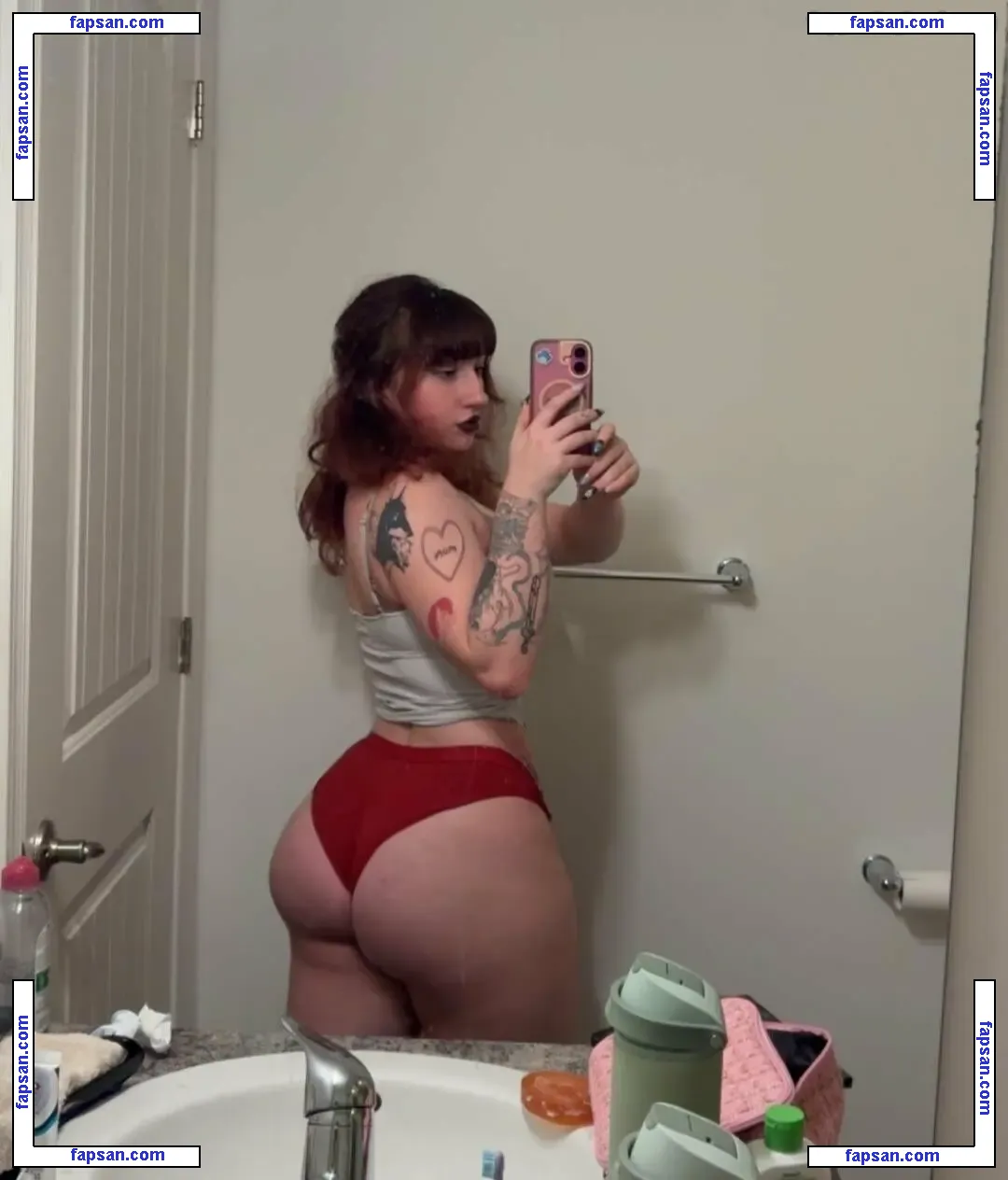 garfeildlover69 nude photo #0009 from OnlyFans