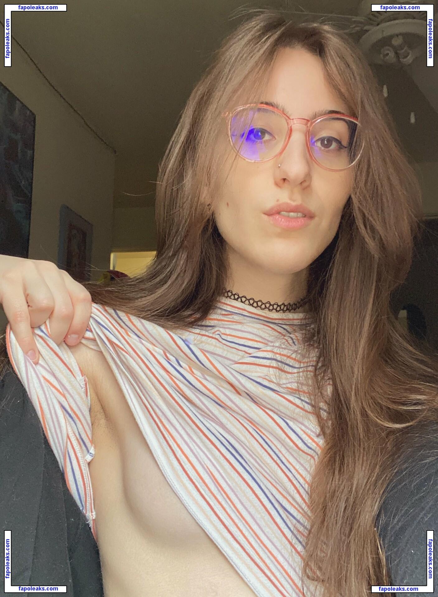 gaymergurl69 / Faye / sapphicrage nude photo #0004 from OnlyFans