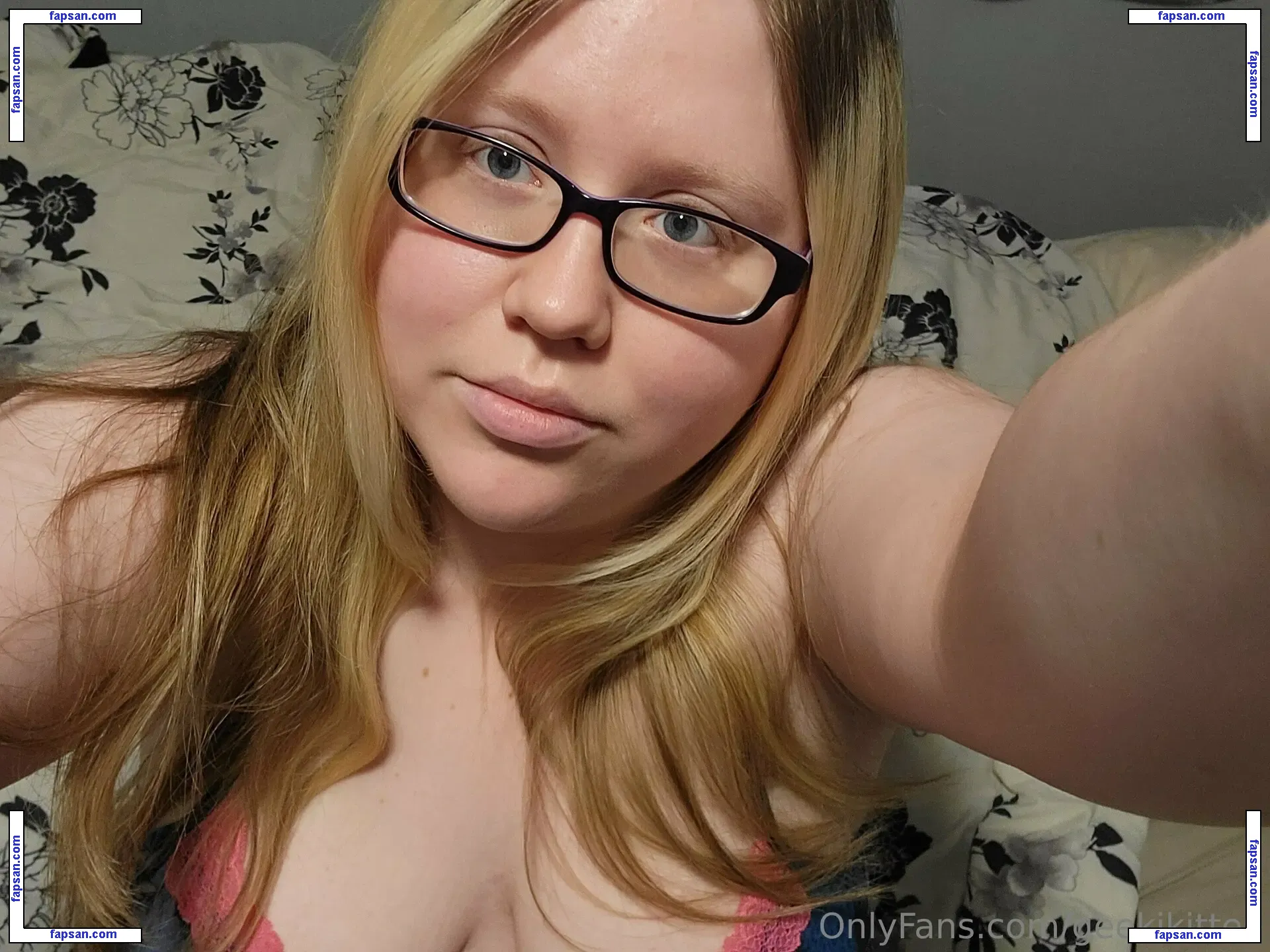 geekikitten / geekykittenxo nude photo #0005 from OnlyFans