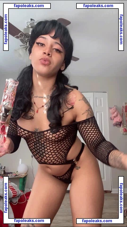 genevahex / localhoodmom nude photo #0004 from OnlyFans