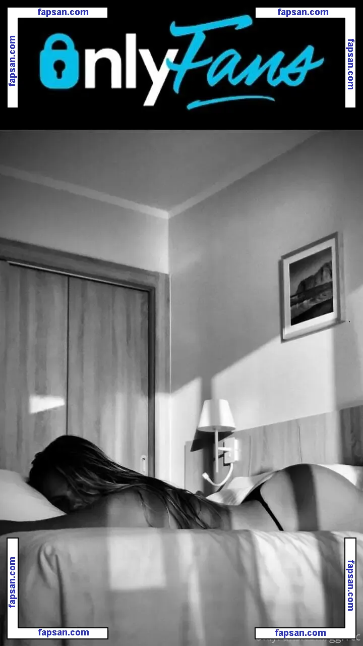 ggrrcc nude photo #0007 from OnlyFans