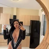 Ghettoqueen голая #0002