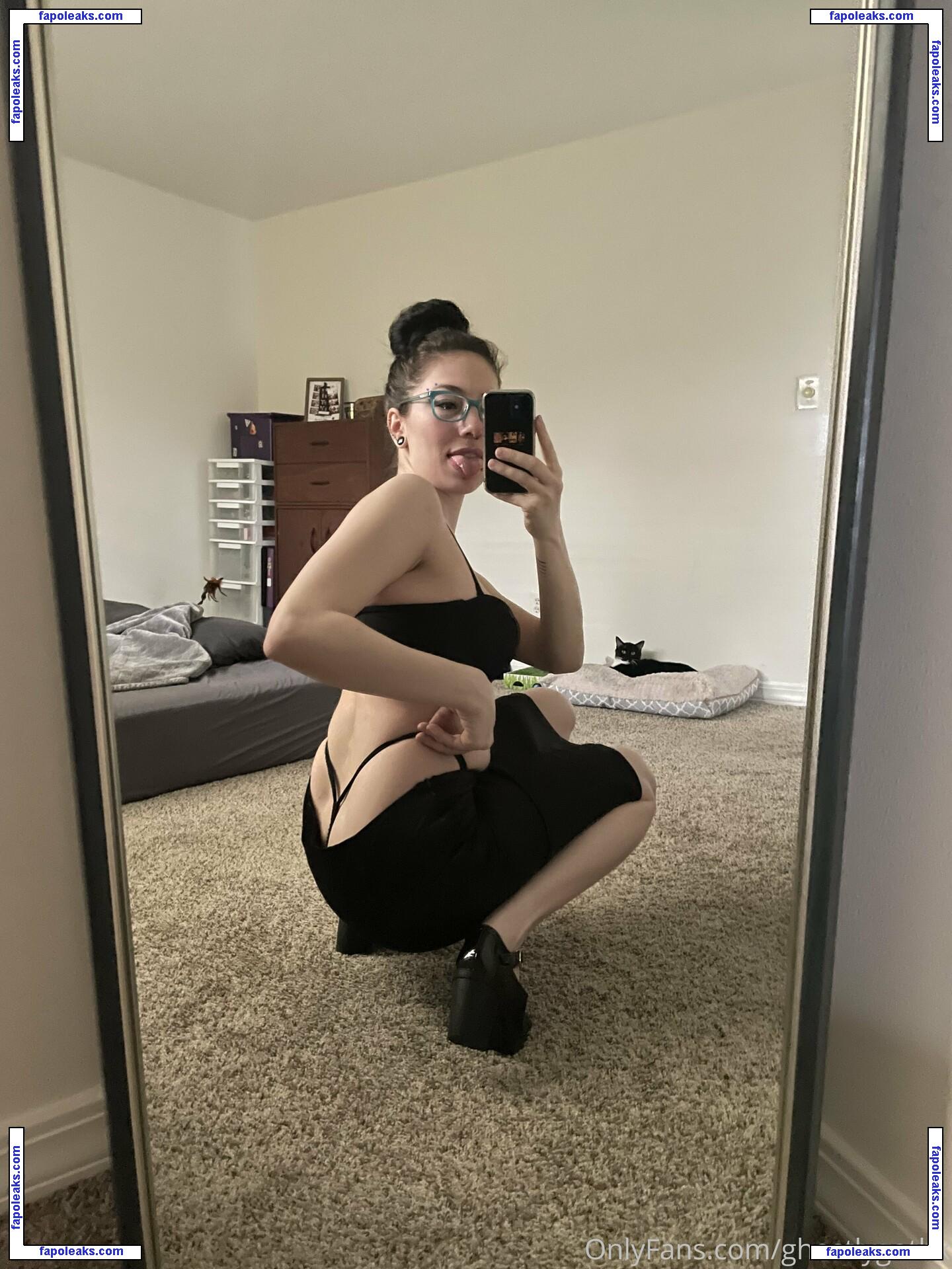 ghostlygothx / ghostlygoth nude photo #0036 from OnlyFans