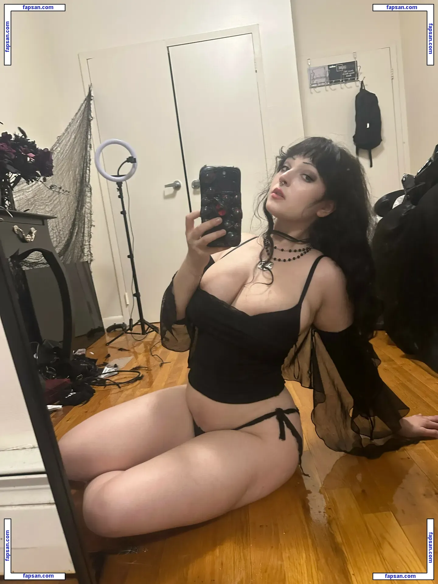 ghoulishbats nude photo #0041 from OnlyFans