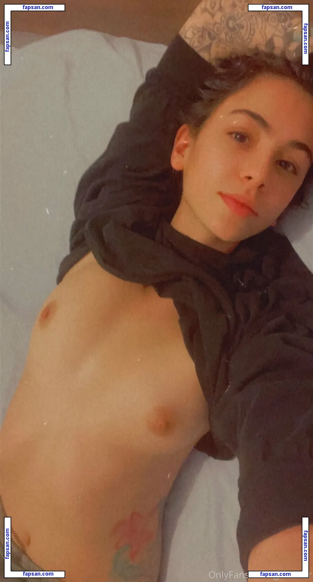 Giabaker nude photo #0025 from OnlyFans