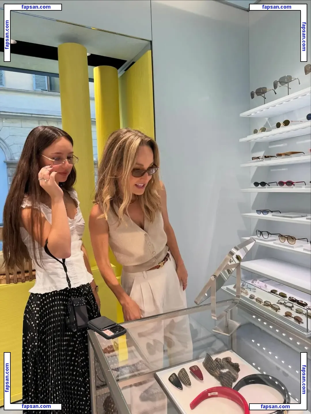 Giada De Laurentiis голая фото #0406 с Онлифанс