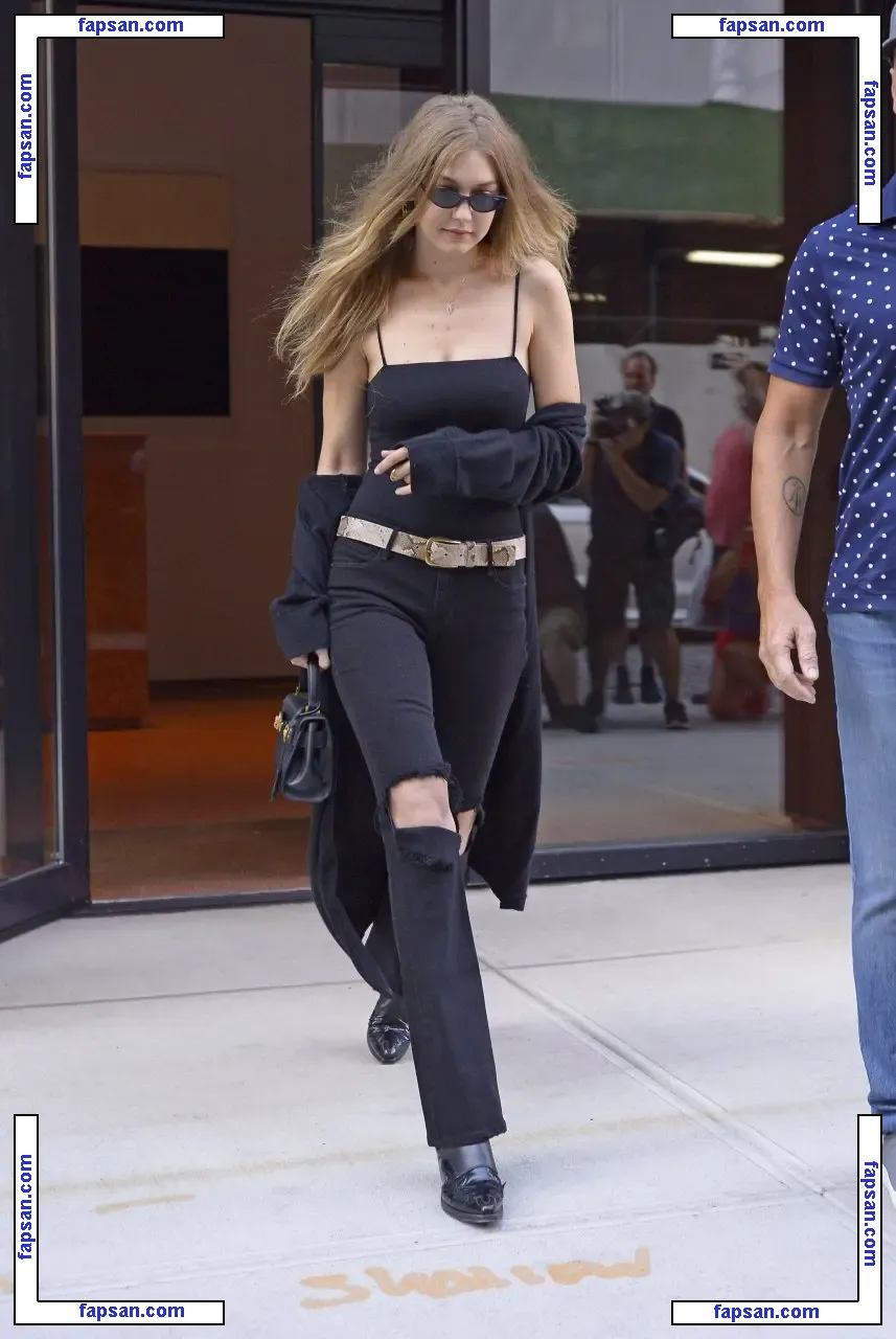 Gigi Hadid голая фото #0439 с Онлифанс