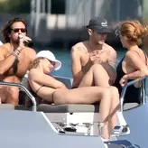 Gigi Hadid голая #0190