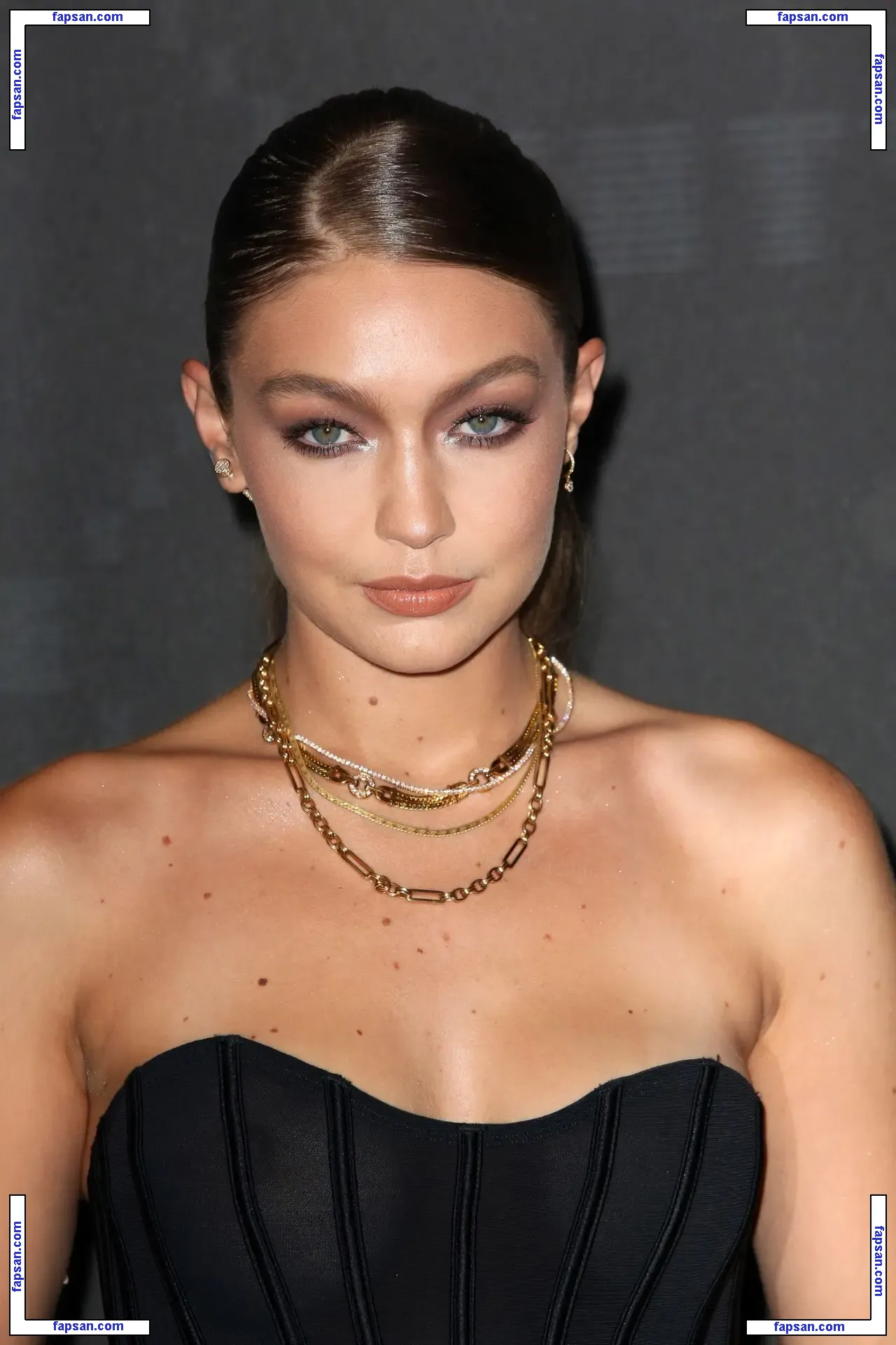Gigi Hadid голая фото #1533 с Онлифанс