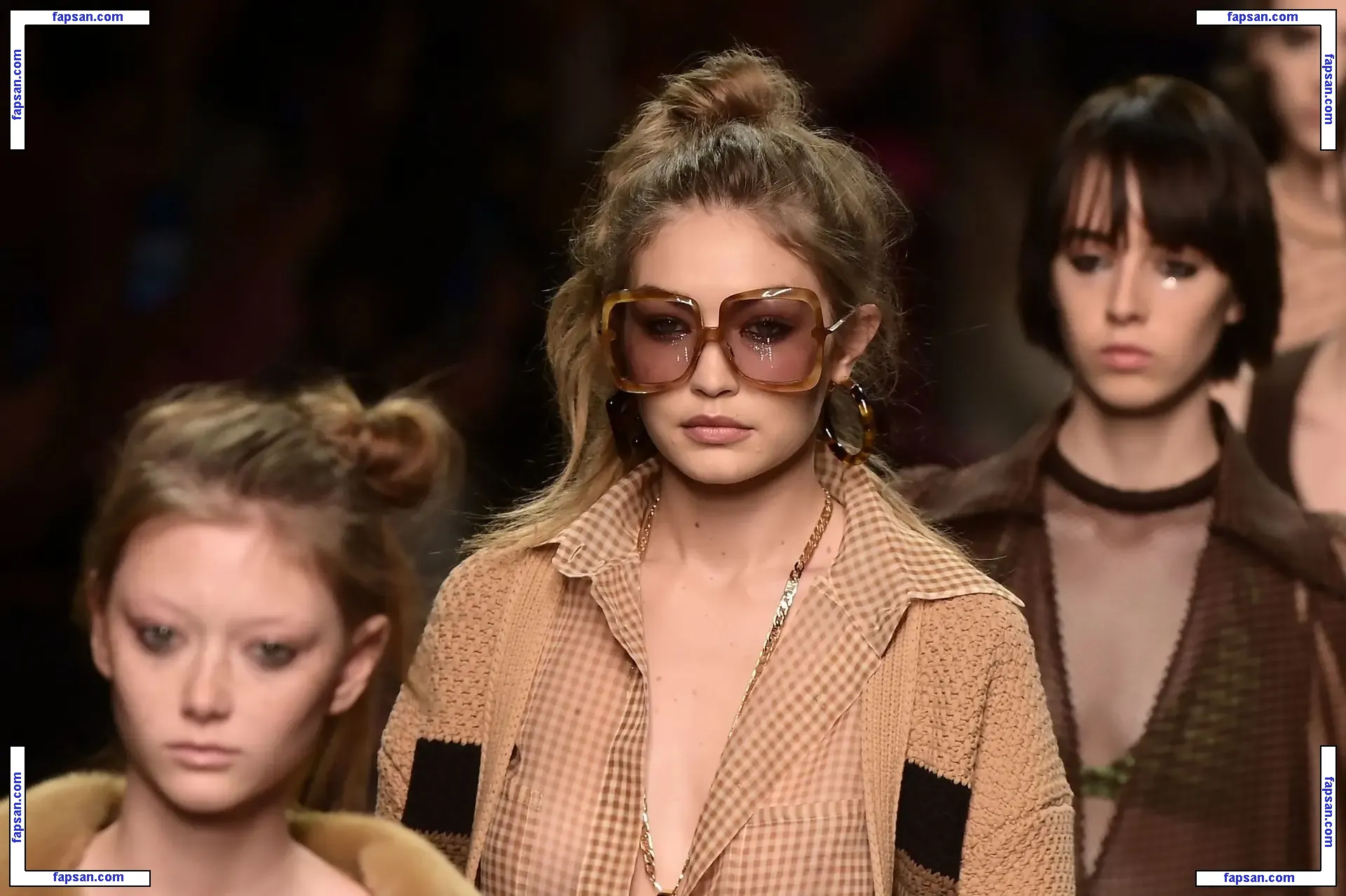 Gigi Hadid голая фото #1612 с Онлифанс