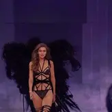 Gigi Hadid голая #1310