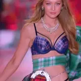 Gigi Hadid голая #1312