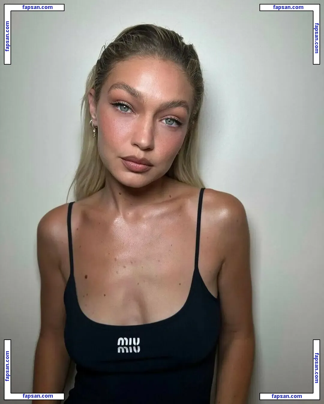 Gigi Hadid голая фото #2310 с Онлифанс