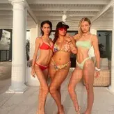 Gigi Hadid голая #2306