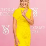 Gigi Hadid голая #2371