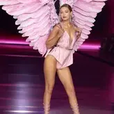 Gigi Hadid голая #2446