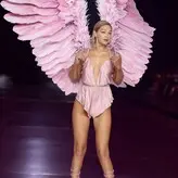 Gigi Hadid голая #2449