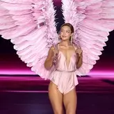 Gigi Hadid голая #2455