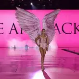 Gigi Hadid голая #2458