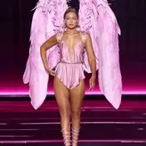 Gigi Hadid голая #2475