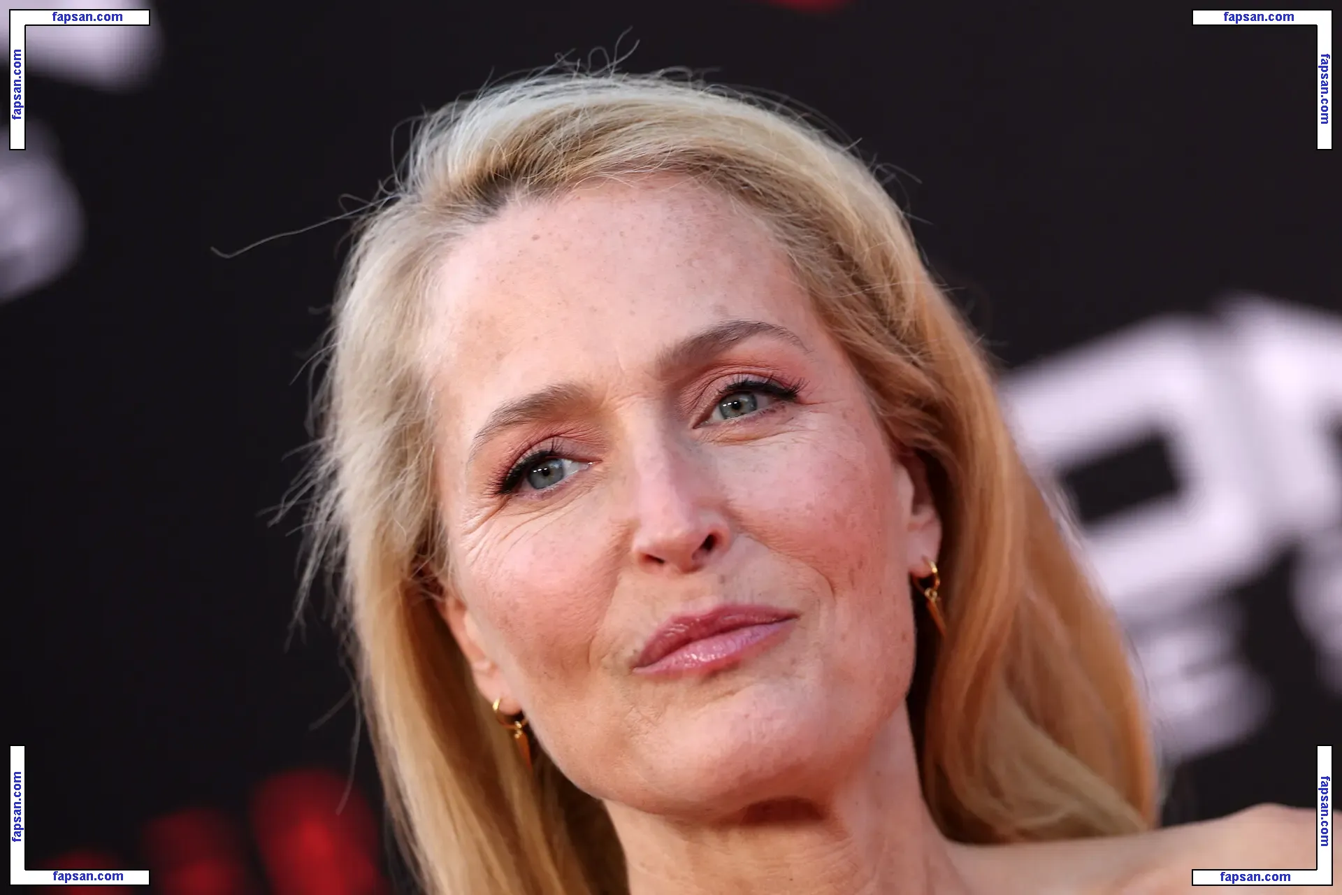 Gillian Anderson голая фото #0534 с Онлифанс