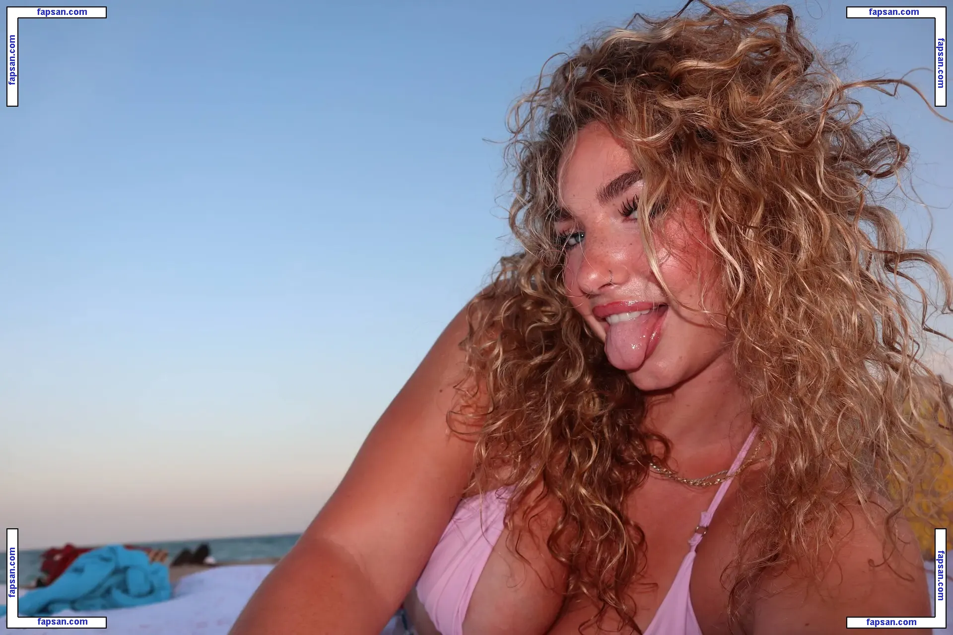 gina.adams nude photo #0018 from OnlyFans