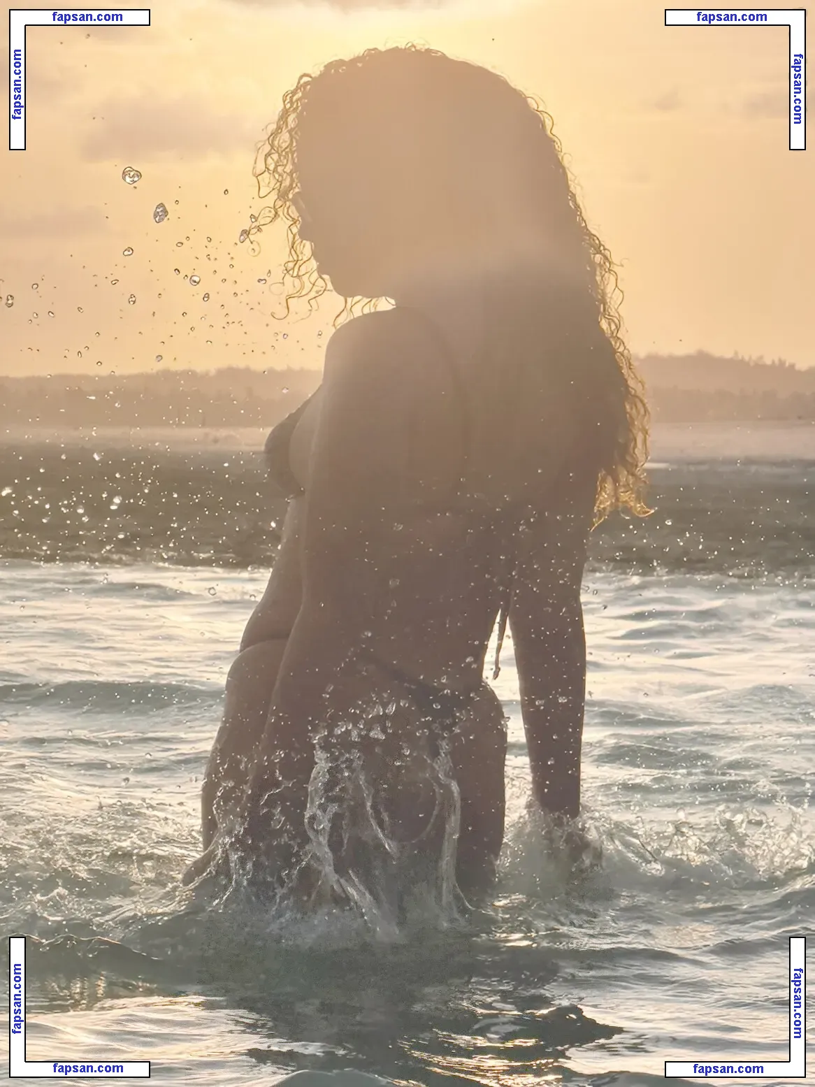 Giovanna Pitel голая фото #0012 с Онлифанс