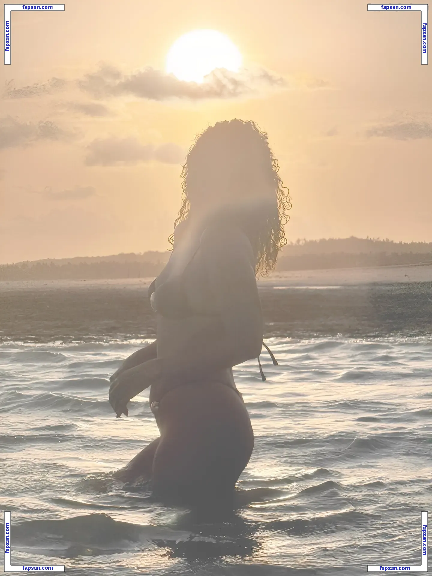 Giovanna Pitel голая фото #0014 с Онлифанс