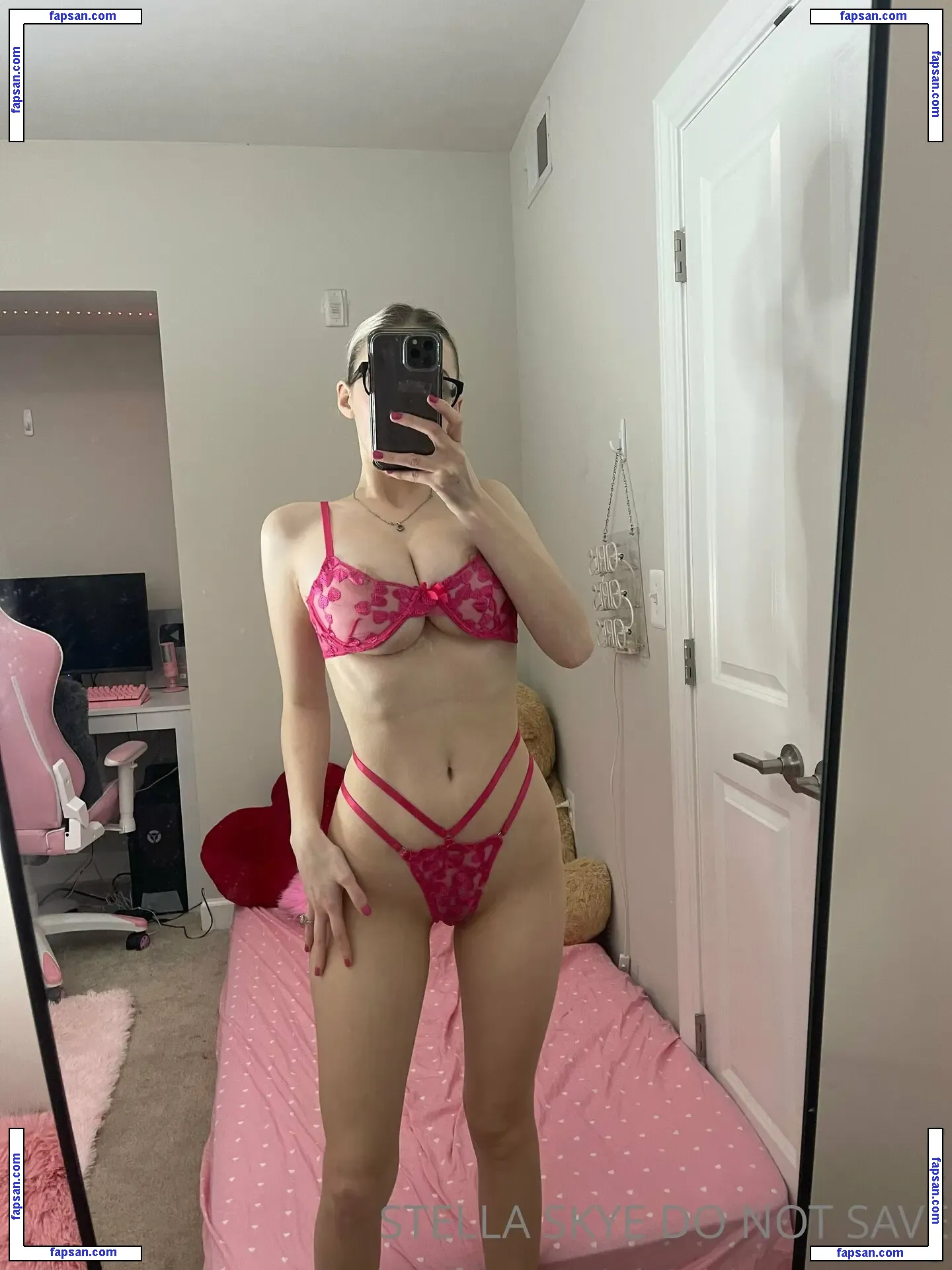 girlfriendstellaskye nude photo #0013 from OnlyFans