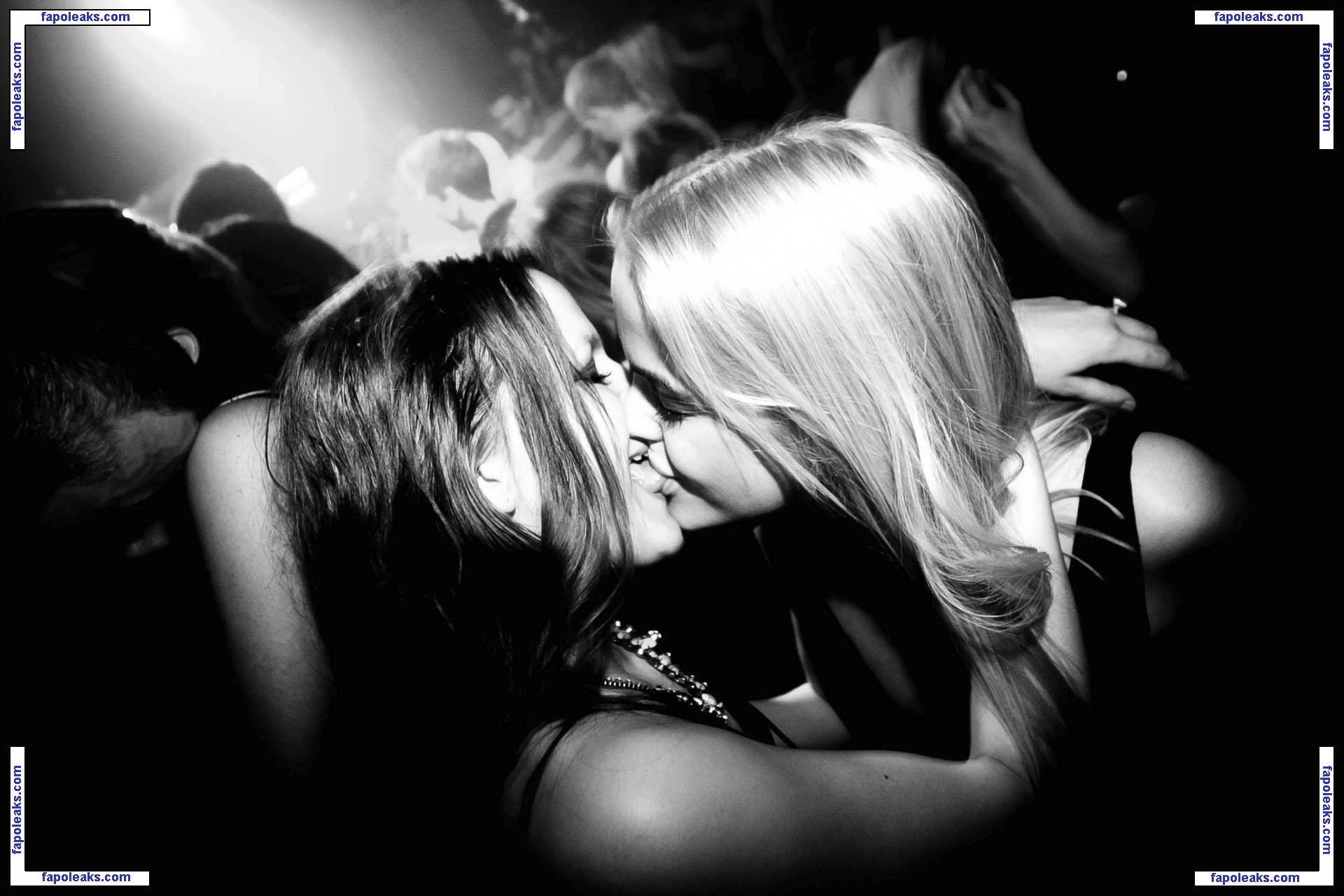 Girls Kissing / Playing / hotgirlmakeout / wondergirlx голая фото #0009 с Онлифанс