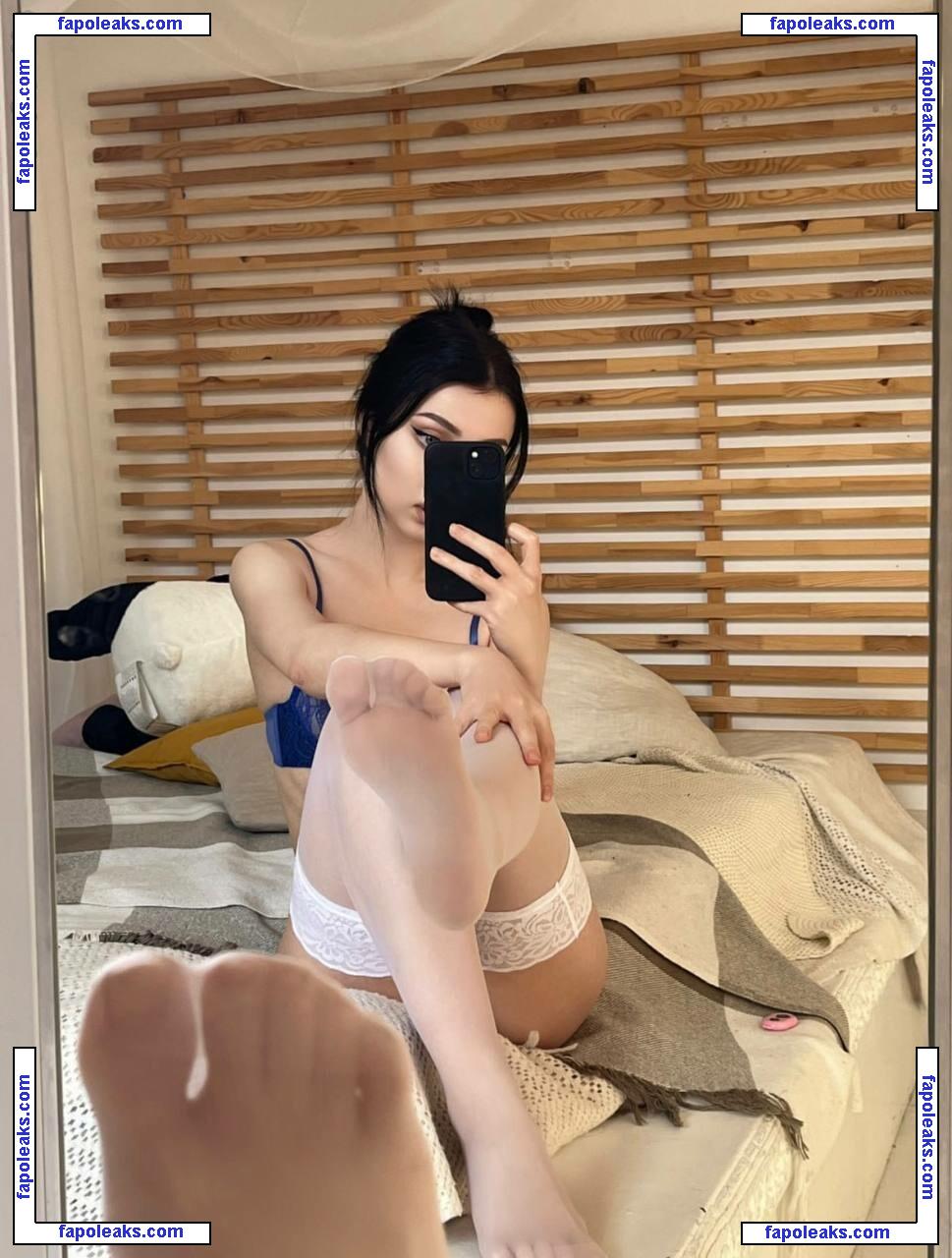 girlwalkingonfire nude photo #0030 from OnlyFans