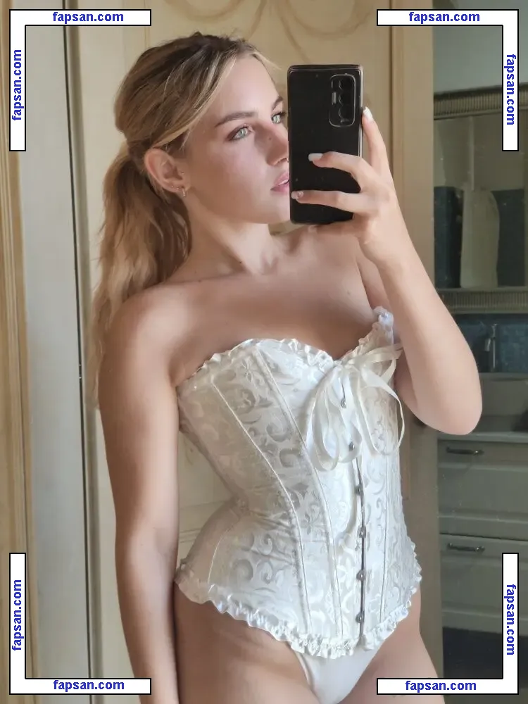 Giulia Blanchini nude photo #0011 from OnlyFans