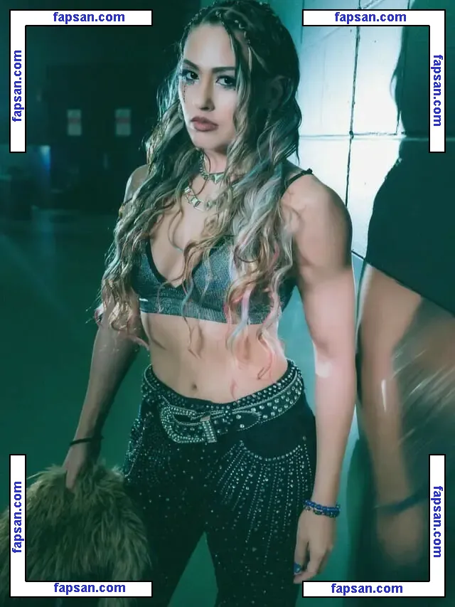 Giulia голая фото #0543 с Онлифанс