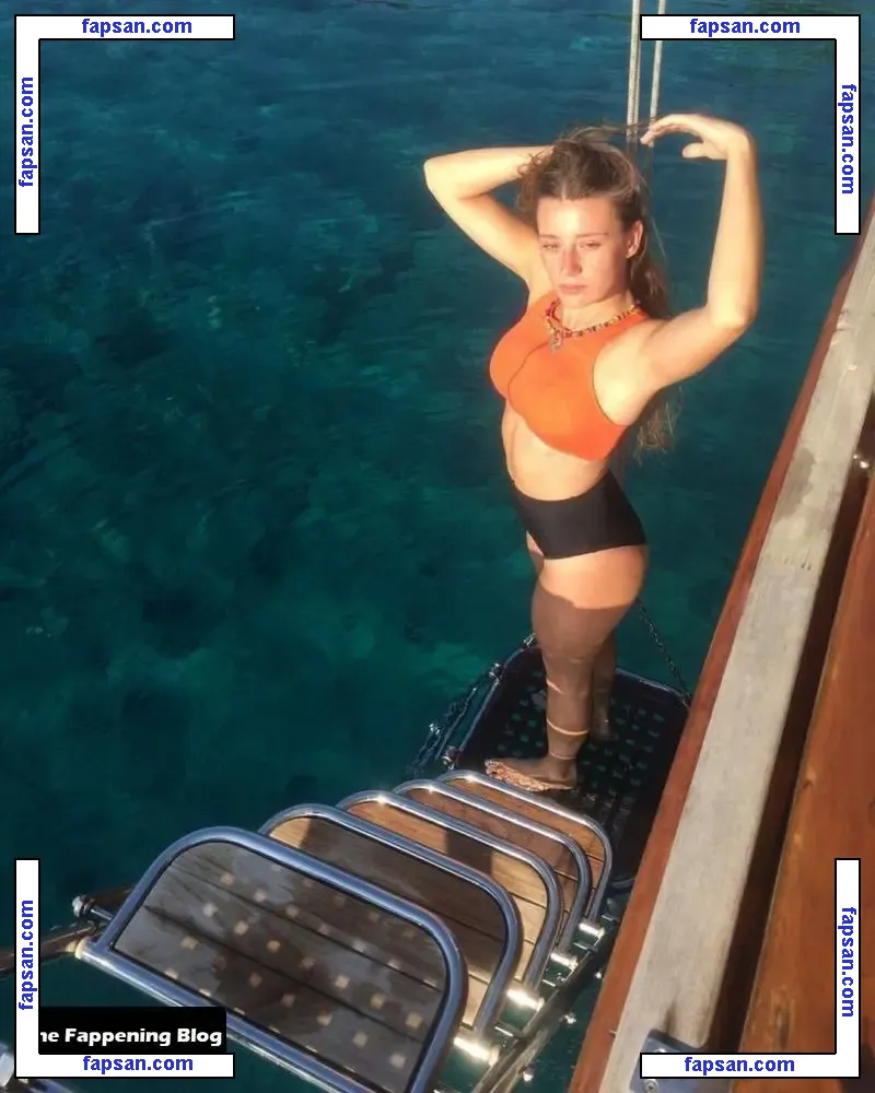 Gizem Karaca nude photo #0019 from OnlyFans