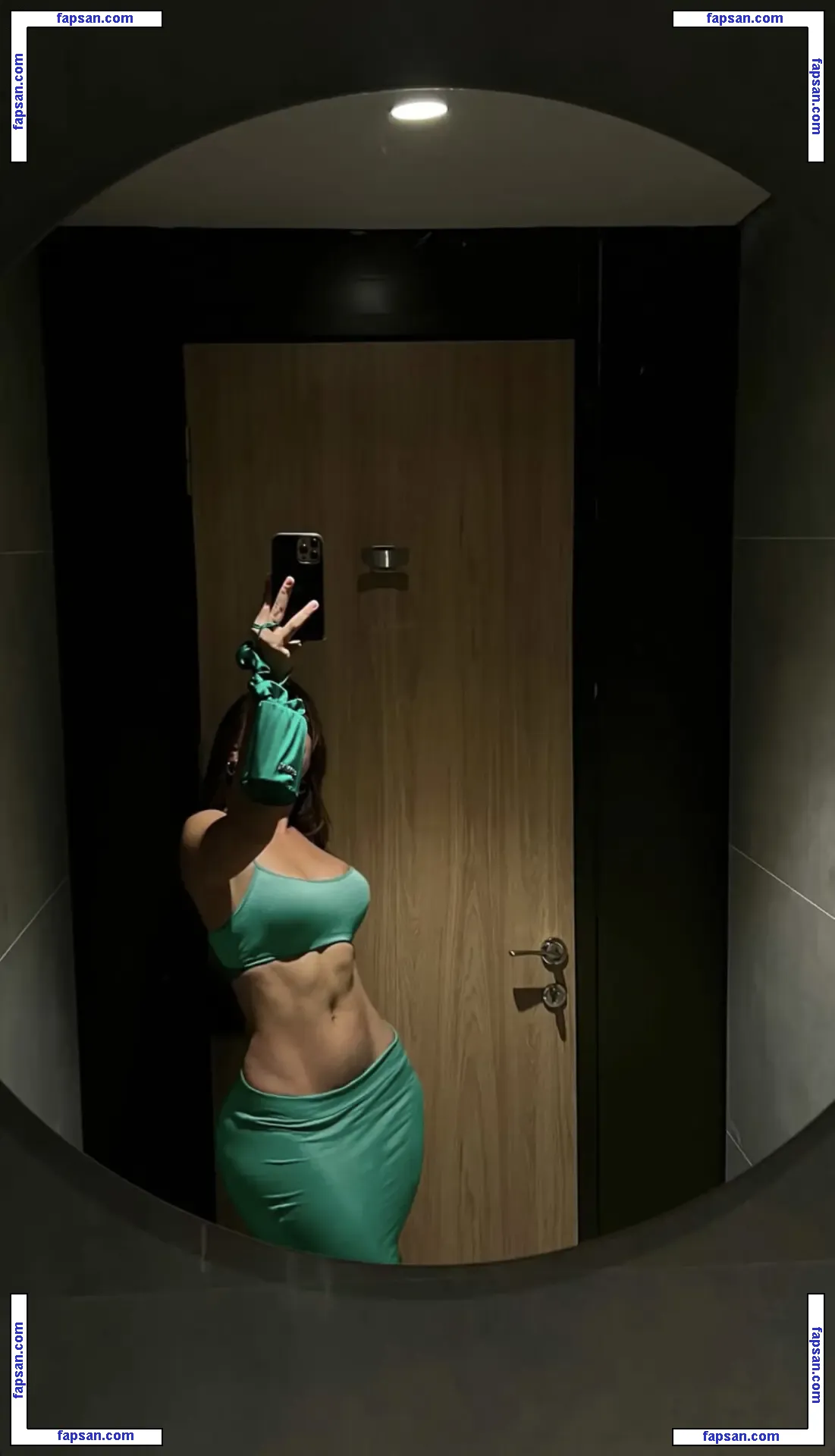 Gizem Orhan nude photo #0014 from OnlyFans