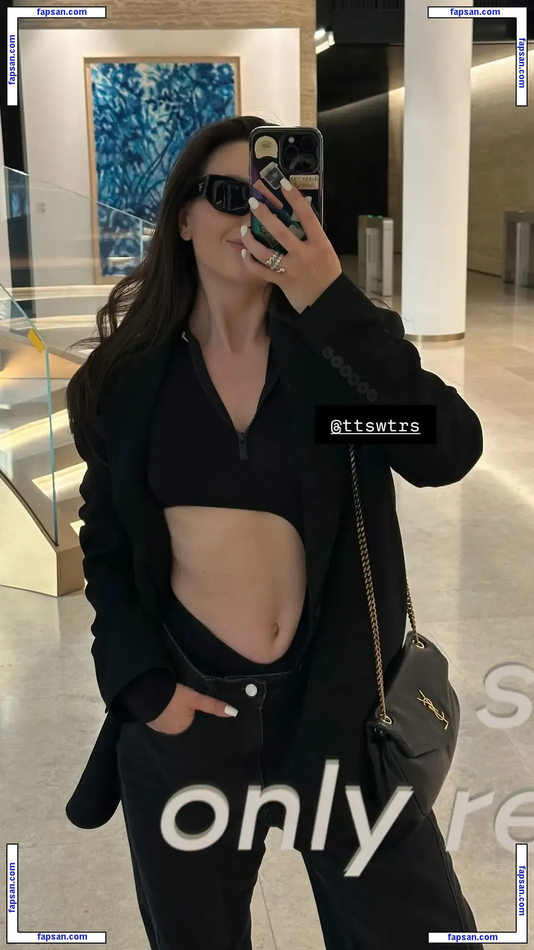 glazalinkaaa nude photo #0012 from OnlyFans