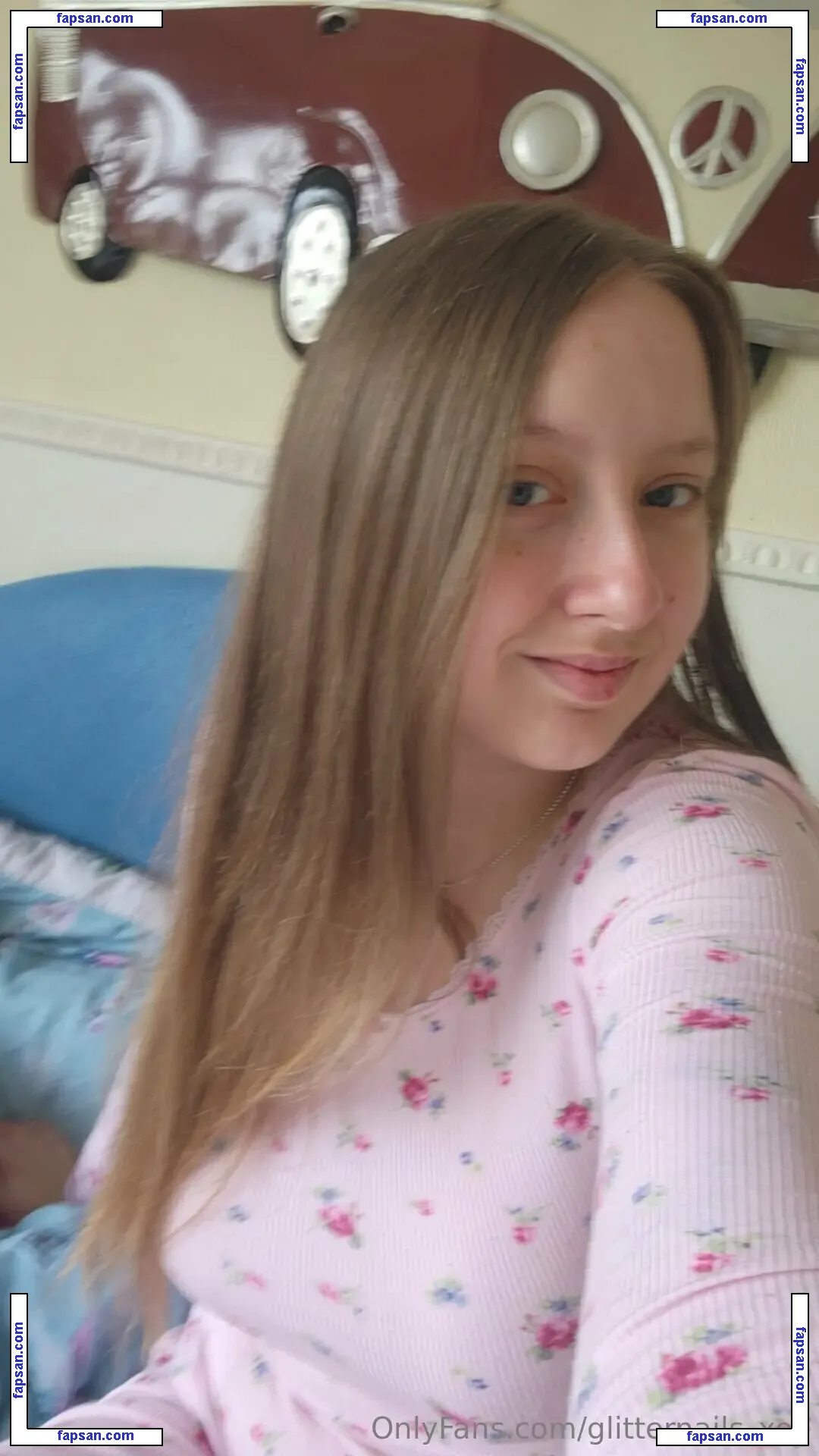 glitternails_xox nude photo #0002 from OnlyFans