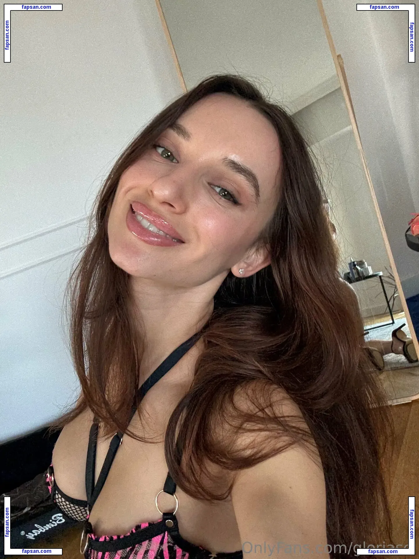 Gloria Sol nude photo #1299 from OnlyFans