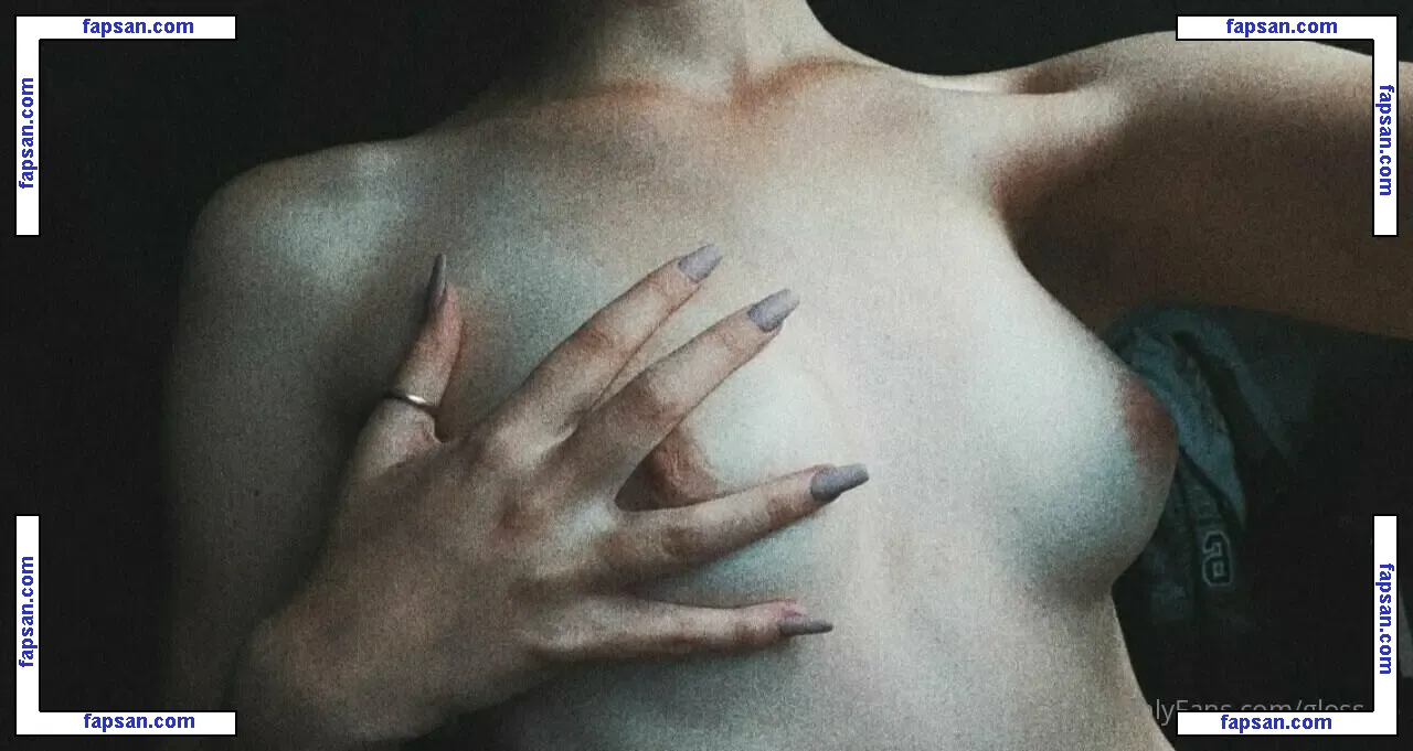gloss.cb nude photo #0002 from OnlyFans