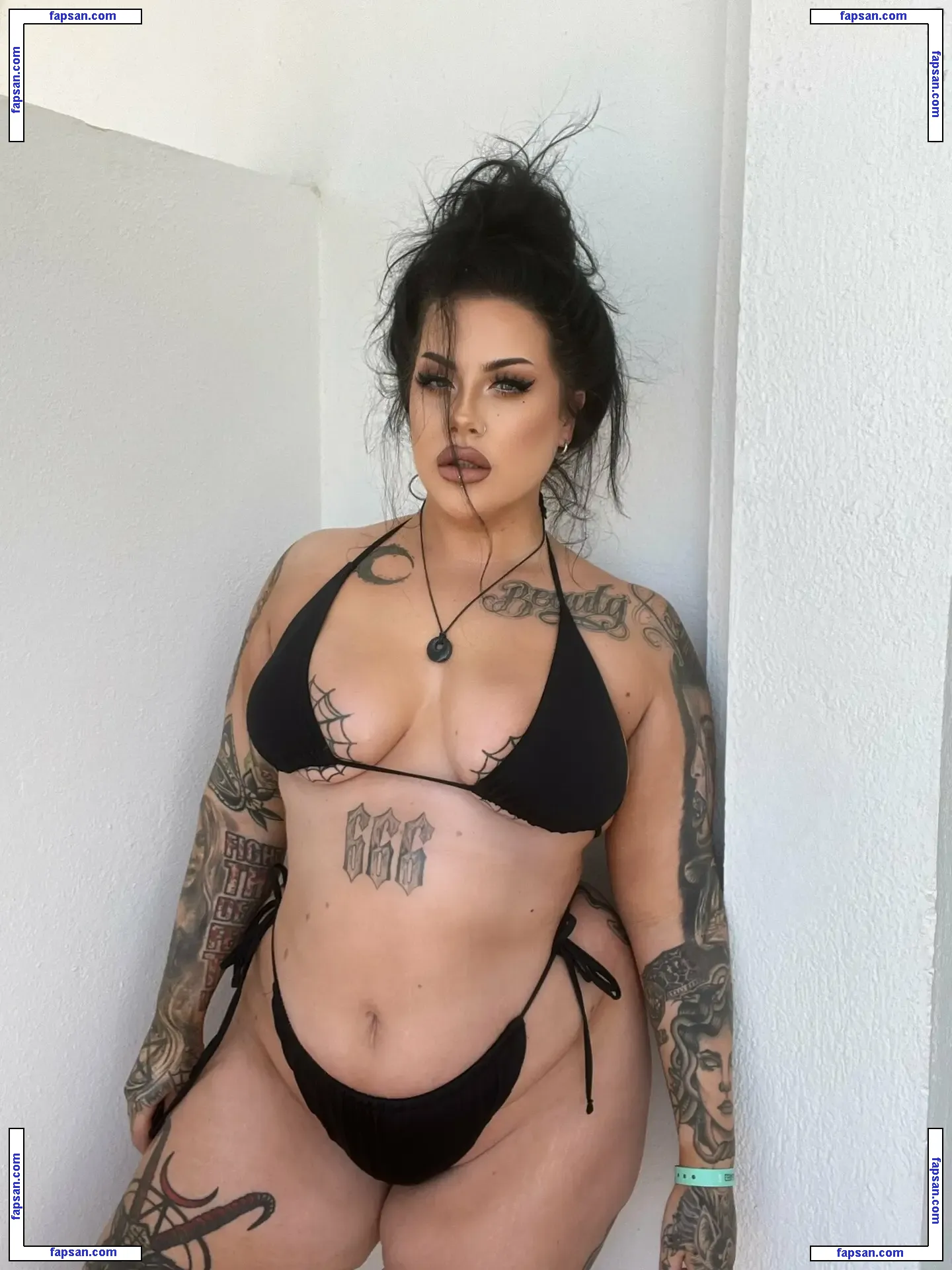 Goddess Goth nude photo #0006 from OnlyFans