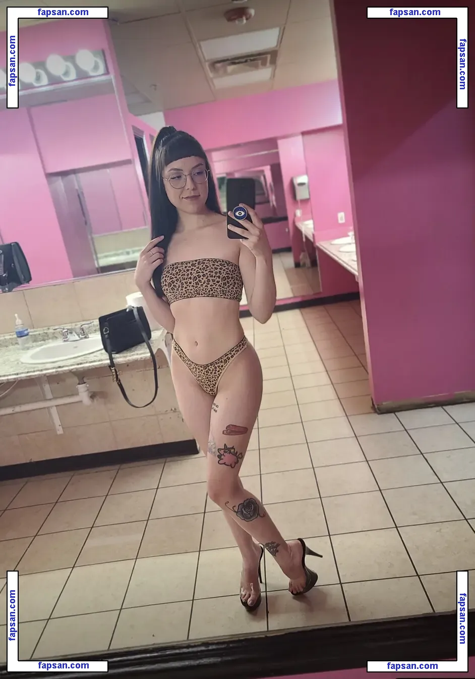 Goddess Jillian nude photo #0001 from OnlyFans