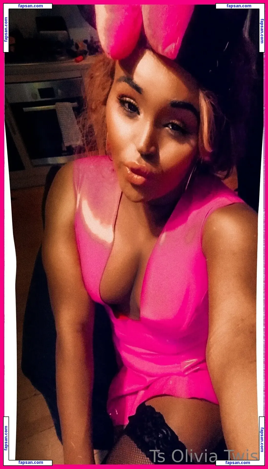 goddess.oliviatwist nude photo #0004 from OnlyFans