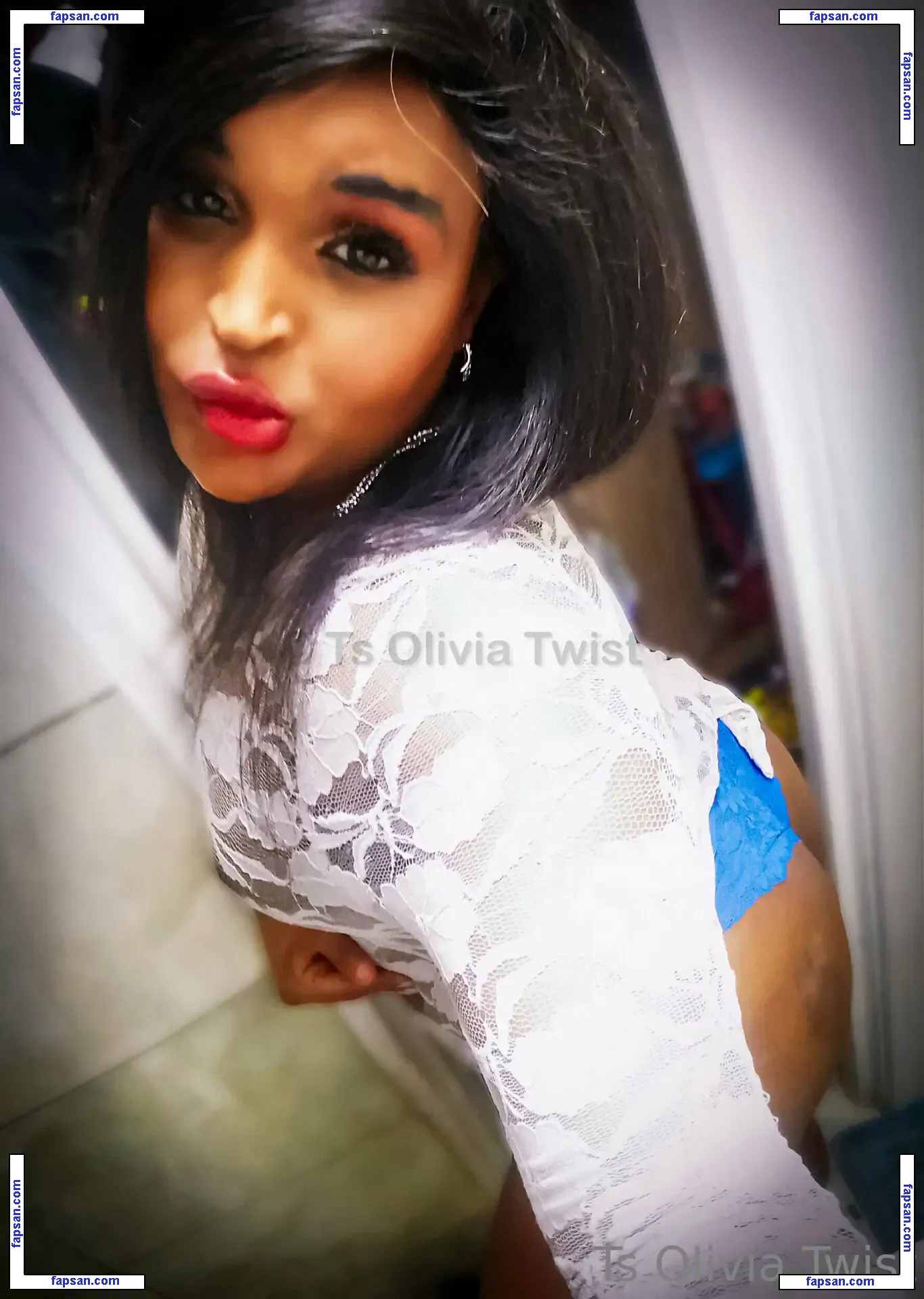 goddess.oliviatwist nude photo #0017 from OnlyFans