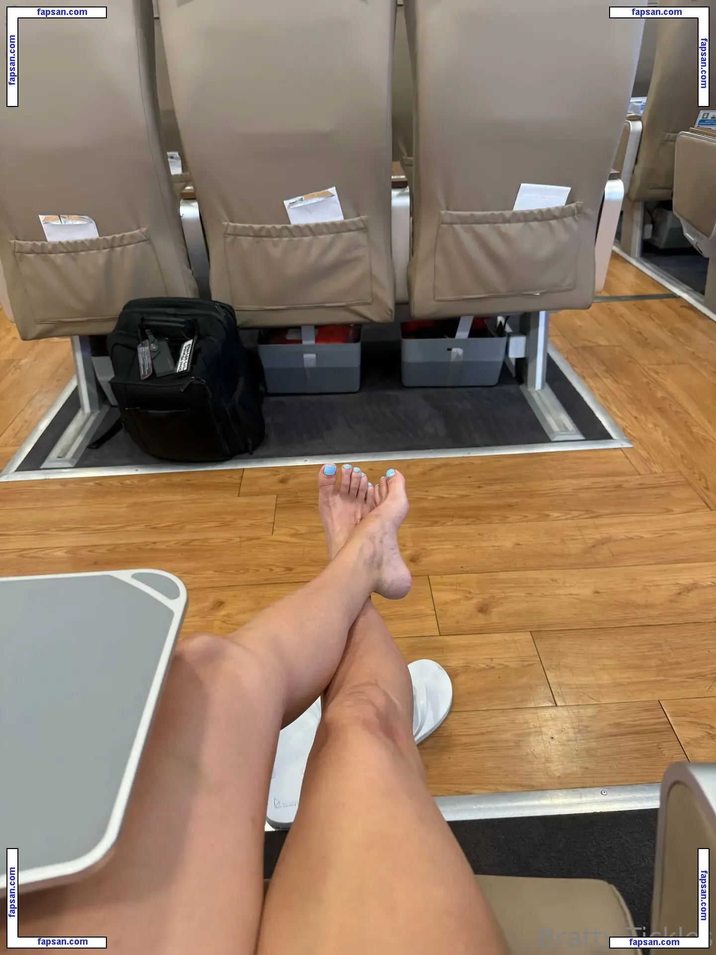 goddess_tickle nude photo #0030 from OnlyFans