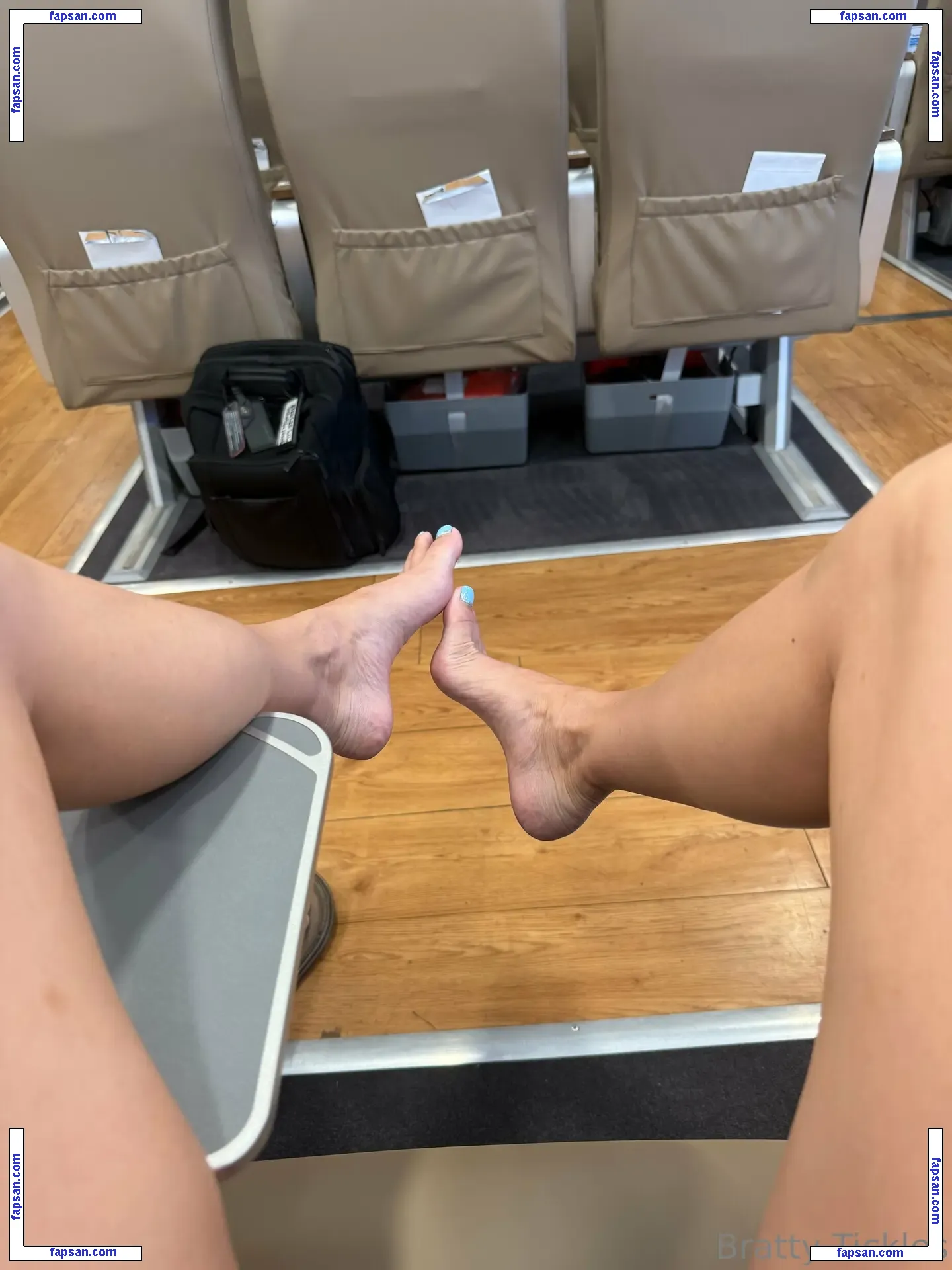 goddess_tickle nude photo #0039 from OnlyFans