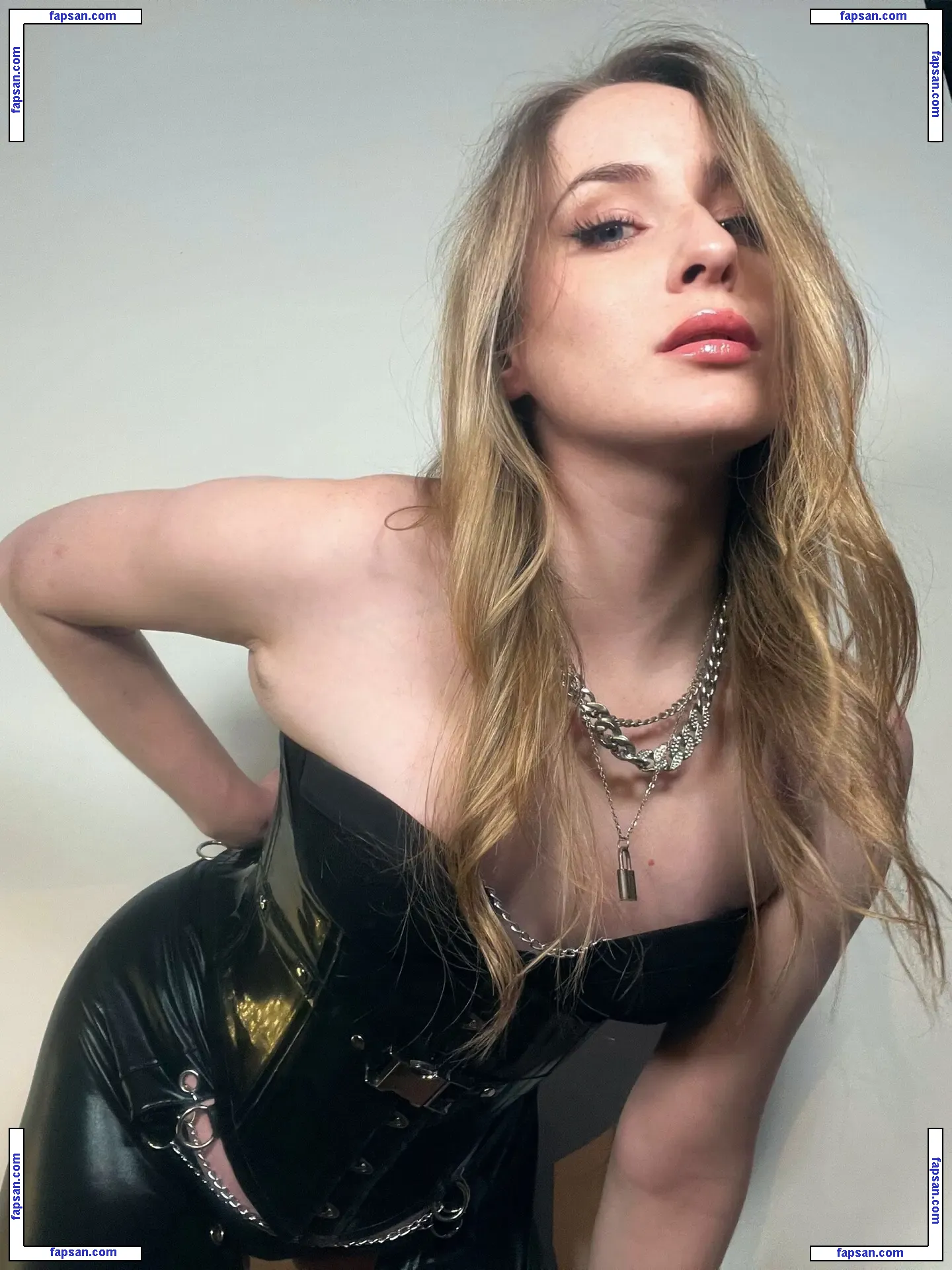 godscarlette голая фото #0001 с Онлифанс