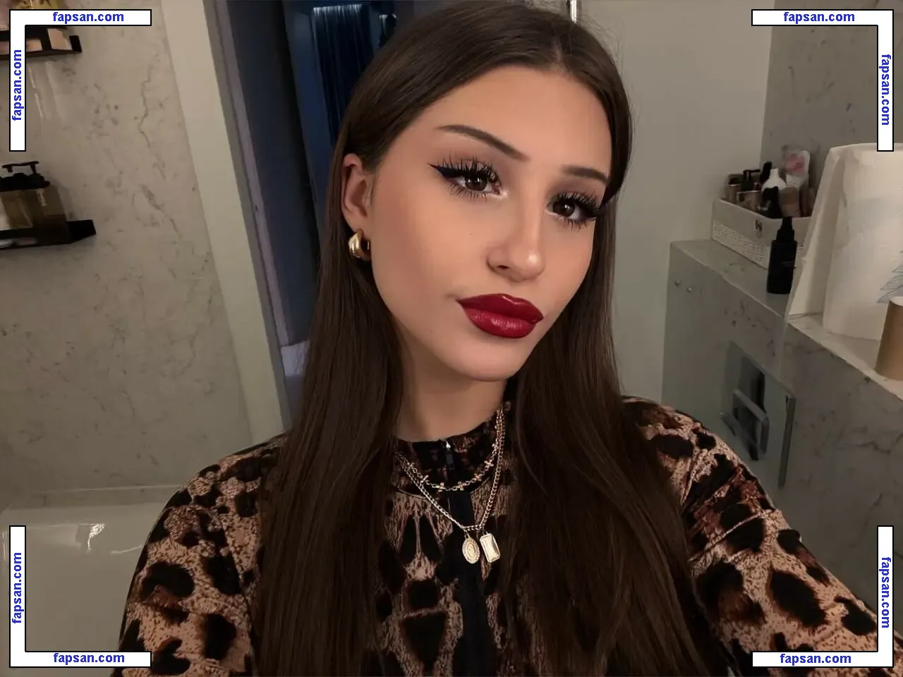 gospozhaevelin nude photo #0011 from OnlyFans