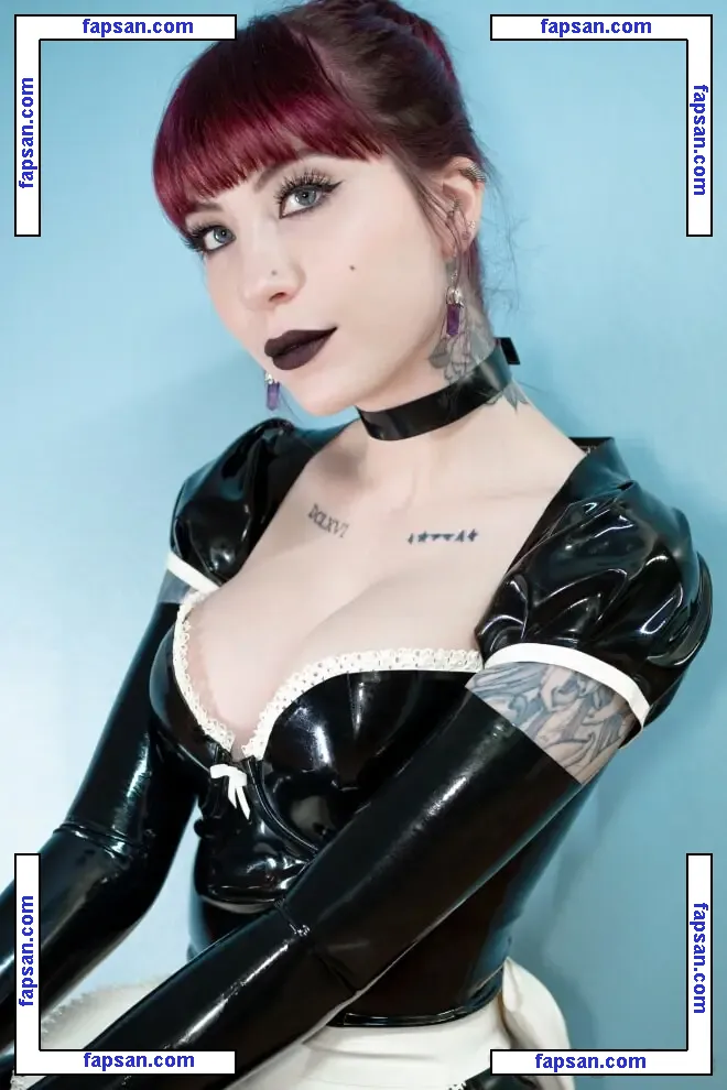 Goth Charlotte голая фото #0012 с Онлифанс