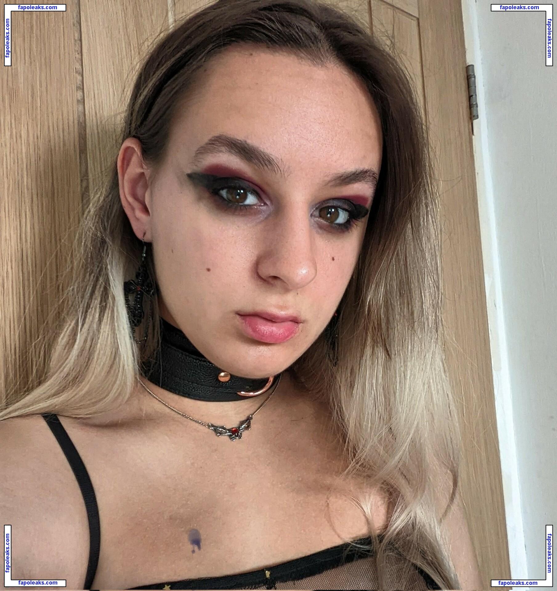 goth.kitten / goth-kitteen / gothkitten98 nude photo #0011 from OnlyFans